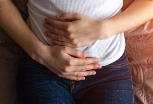 5 Tips Mengatasi Nyeri Haid Secara Alami