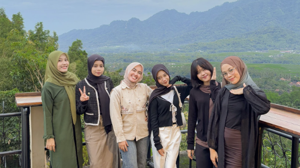 Kedai Bukit Rhema jadi pilihan keluarga saat Lebaran